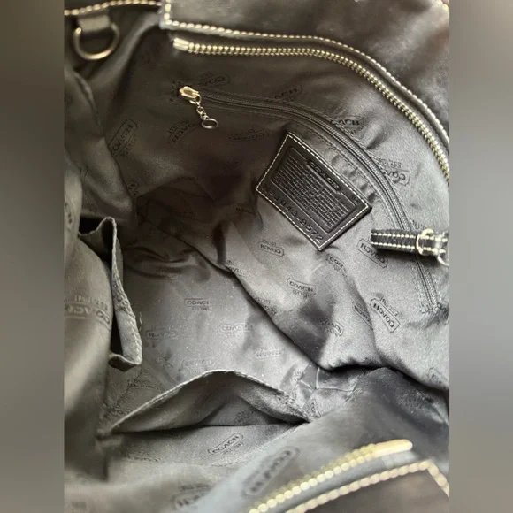 Vintage Coach Hamptons 9572 Leather Tote - Picture 4 of 10